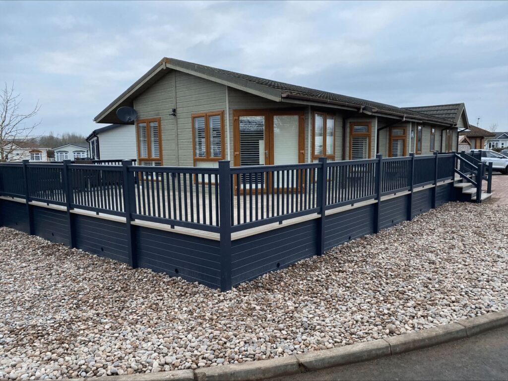 Full-length lodge sundeck